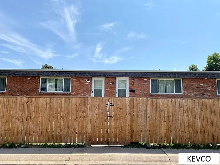 1728 Azalea Dr — Photo 1