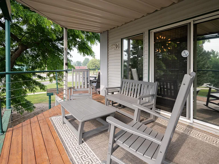 216 N Harbor Dr — Photo 6