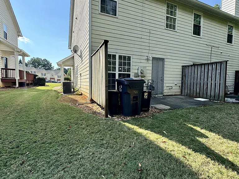 1071 Primrose View Cir — Photo 9