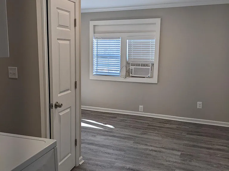 909 E Davie St #1 — Photo 8