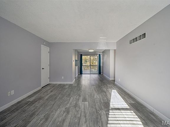 3rd image of 2276 Highland Hill Dr