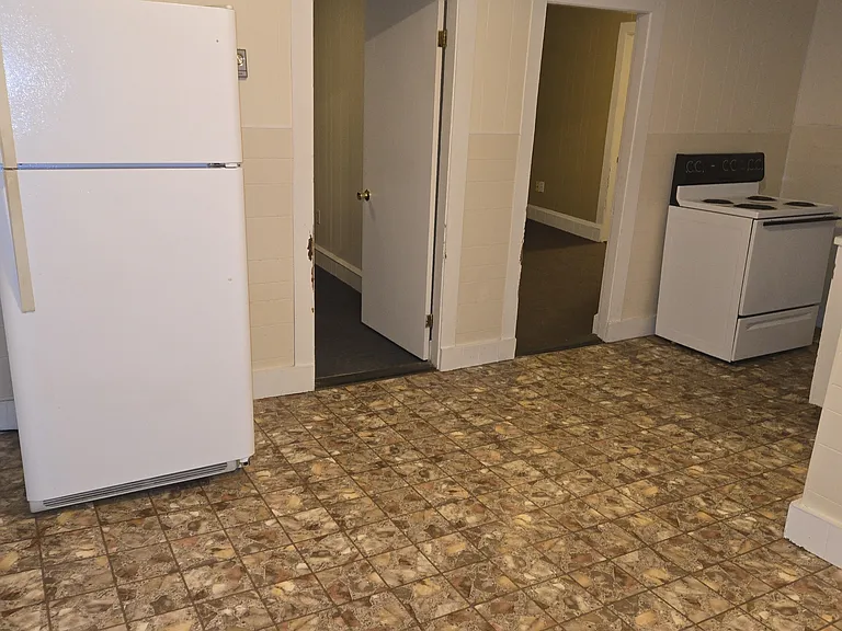 325 Cumberland St — Photo 2