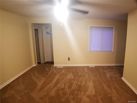 3rd image of 95 Wellworth Pl