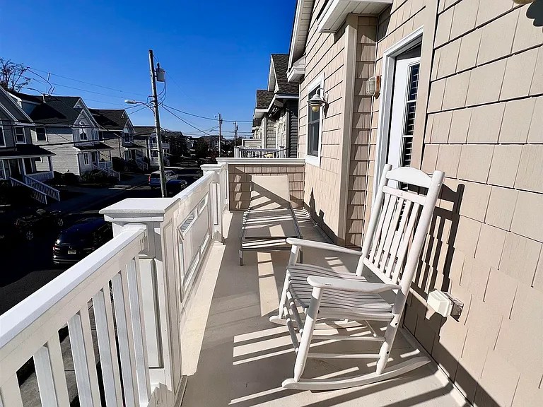 107 N Douglas Ave — Photo 25