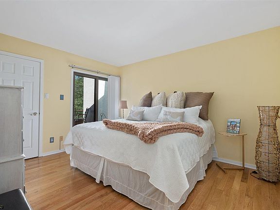 4th image of 111 Breton Ct #111