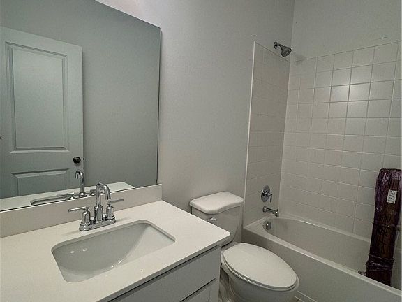 4th image of 591 Wyleswood Dr