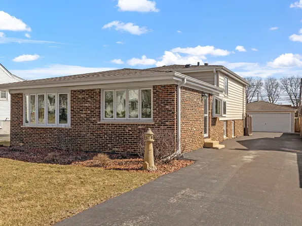3919 N Lincoln St, Westmont, IL 60559