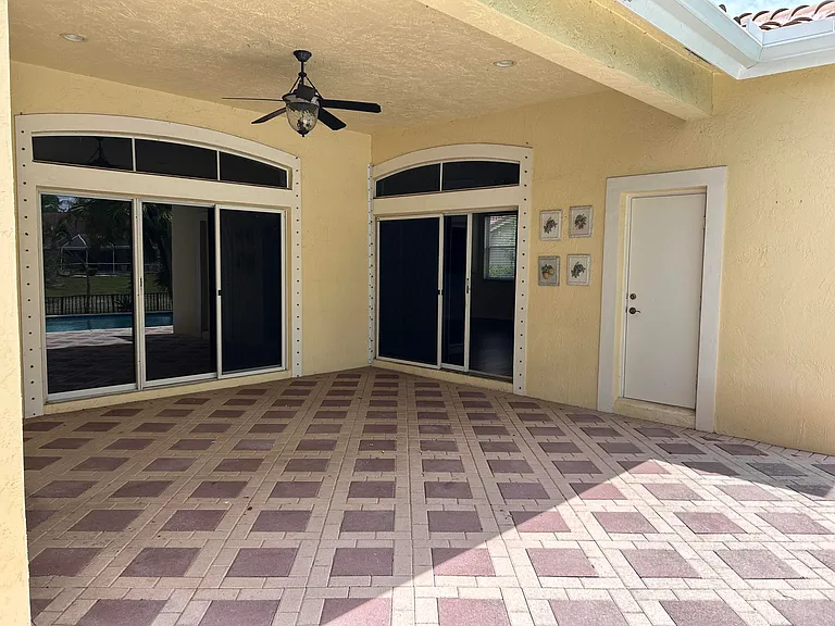 8192 NW 42nd St — Photo 38