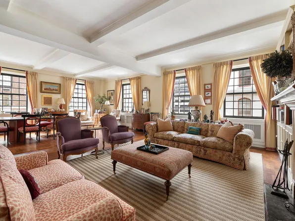 129 East 69th Street image 2 of 15