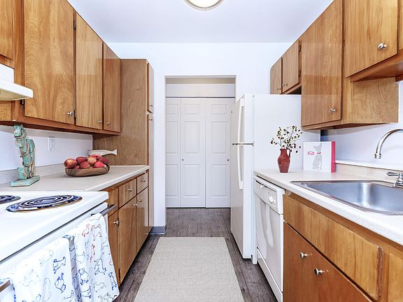 5th image of 39 Broad St #B412