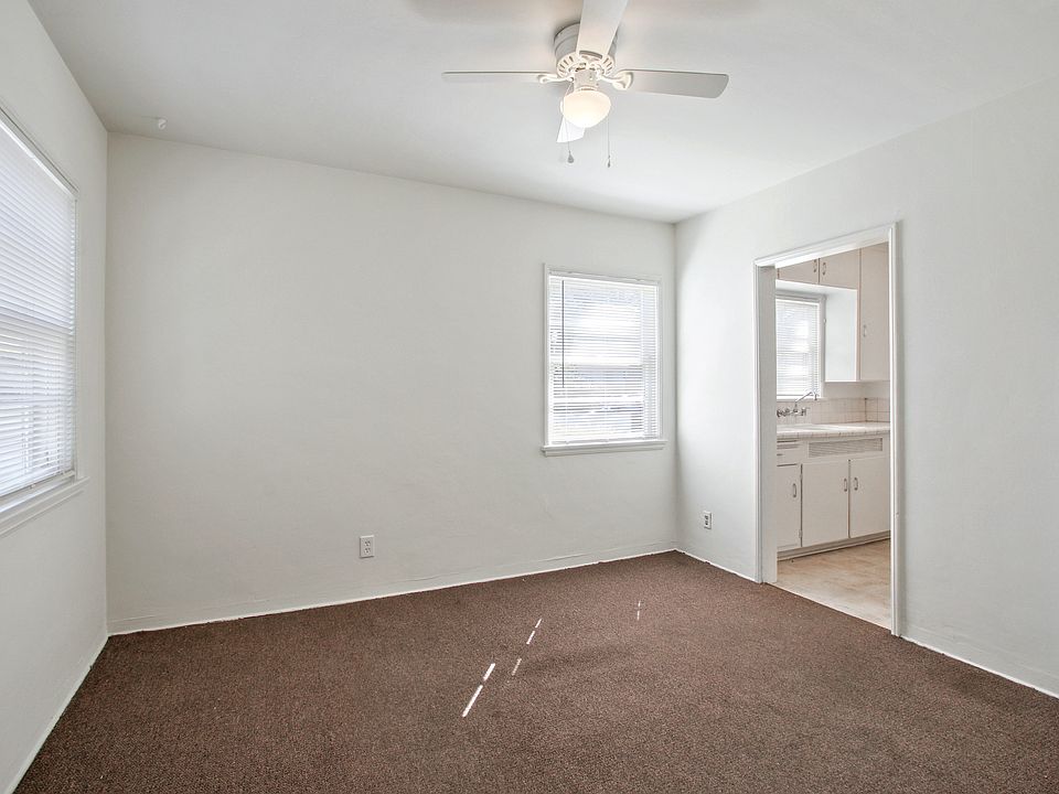 2723 E 8th St Apt A