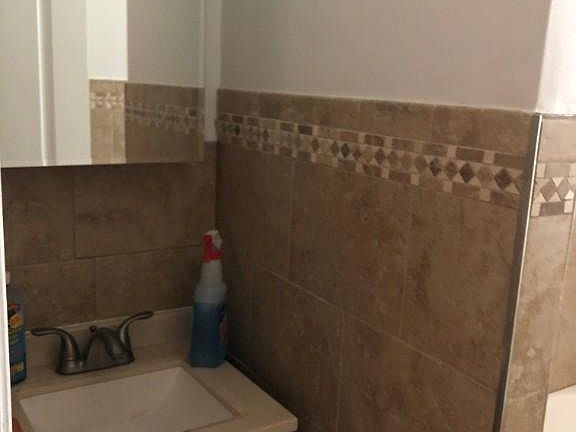 4th image of 125 Sherman Ave APT 53