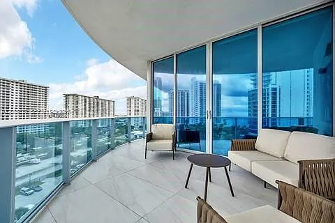 17550 Collins Ave #801