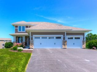 11587 Riverstone Ct, Woodbury, MN 55129
