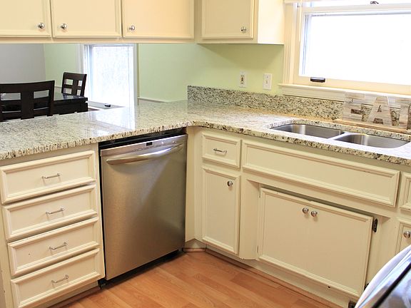 5th image of 6130 Pinecroft Dr