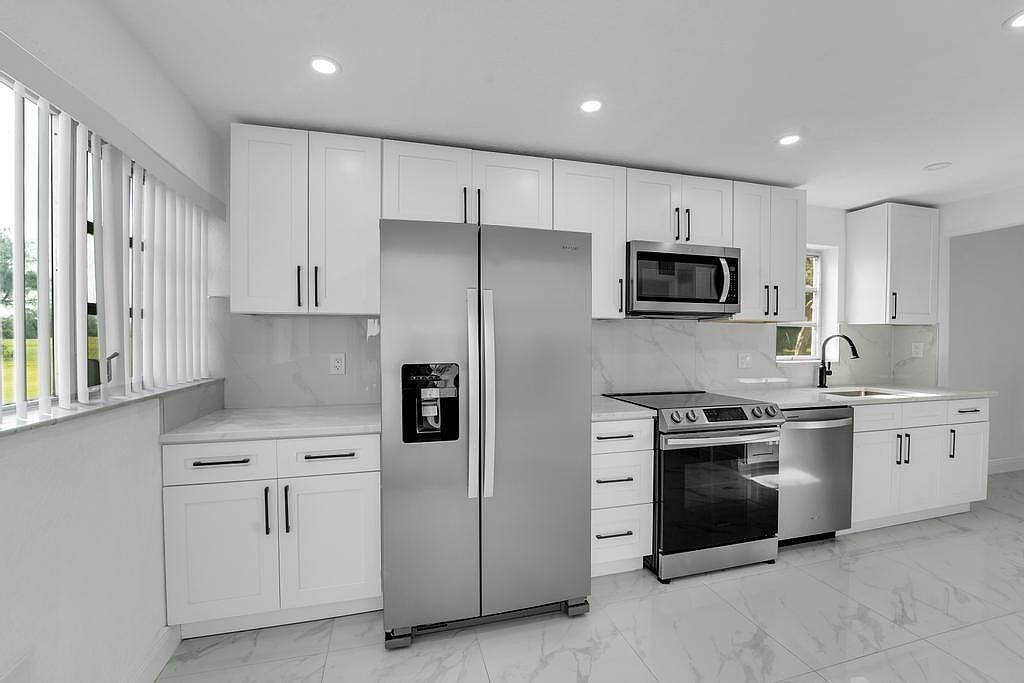 8321 Sands Point Blvd #101D