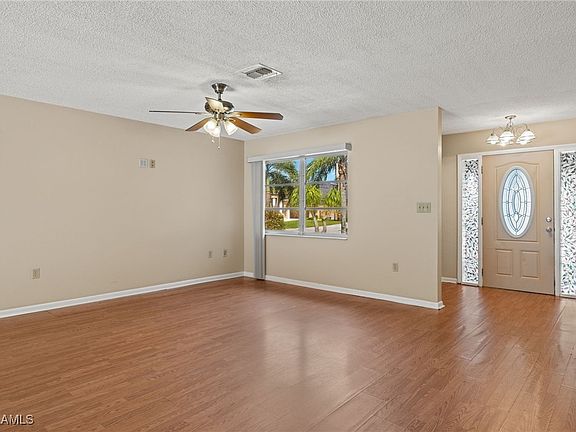 4th image of 236 SW 37th Ln