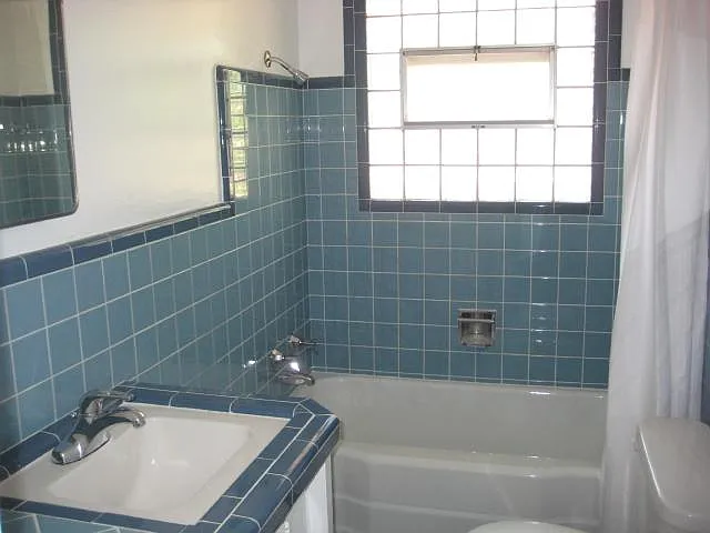 2815 E 36th Pl — Photo 3