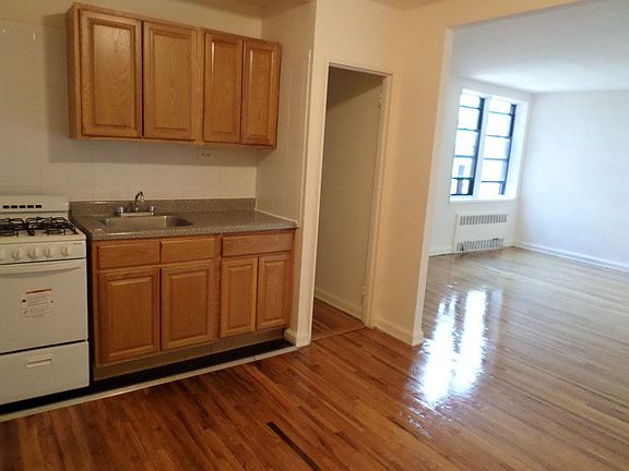 3rd image of 7210 37th Ave APT 609