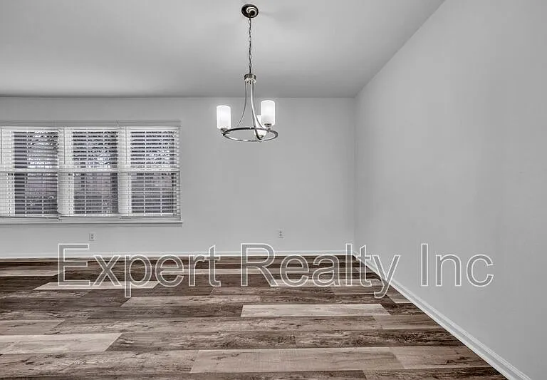 2076 Montreat Cir — Photo 17