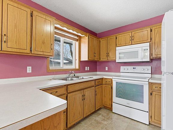 5th image of 314 Bogey Ln