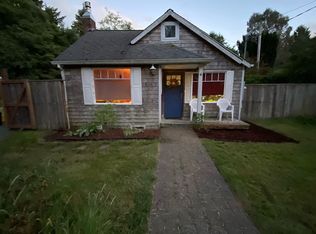 359 E Monroe St, Cannon Beach, OR 97110