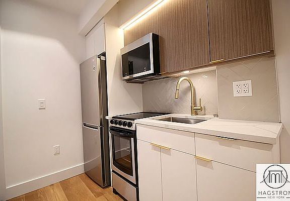 4th image of 322 E 93rd St APT 4
