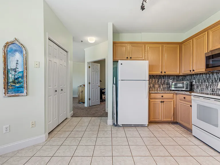 565 Rarity Bay Pkwy #206 — Photo 11