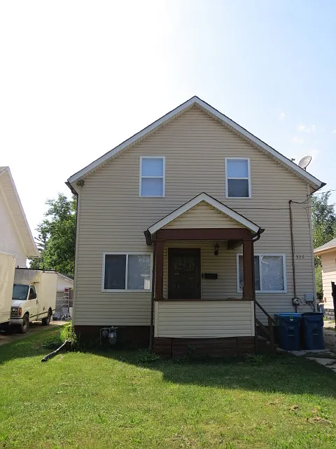 4 bed, 2000 sqft, $2,600 — Photo 2