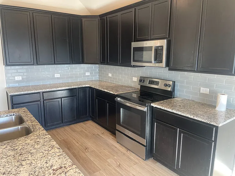 7809 Montclair Dr — Photo 14