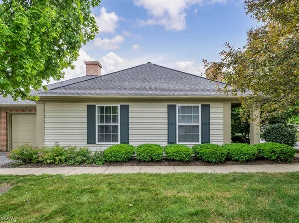 3205 Village Green Dr, Westlake, OH 44145