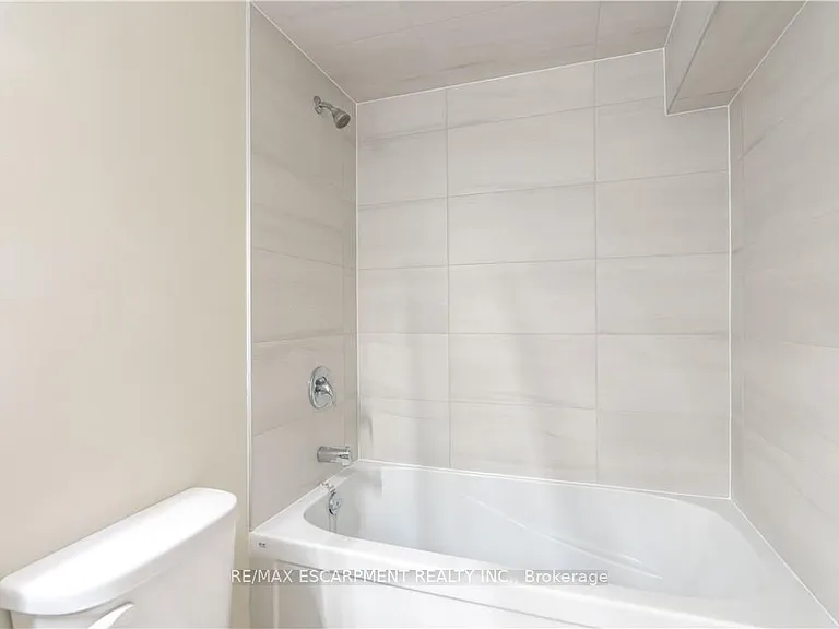749 Upper Ottawa St #2 — Photo 14
