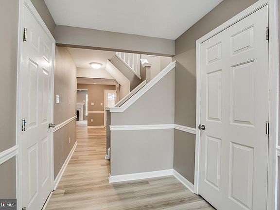 3rd image of 9901 Grass Market Ct