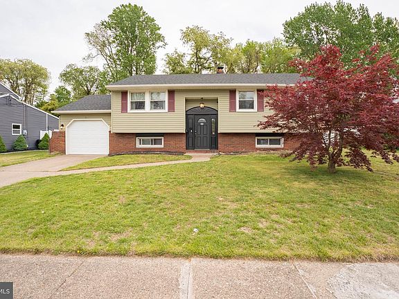 2nd image of 23 Springlane Dr