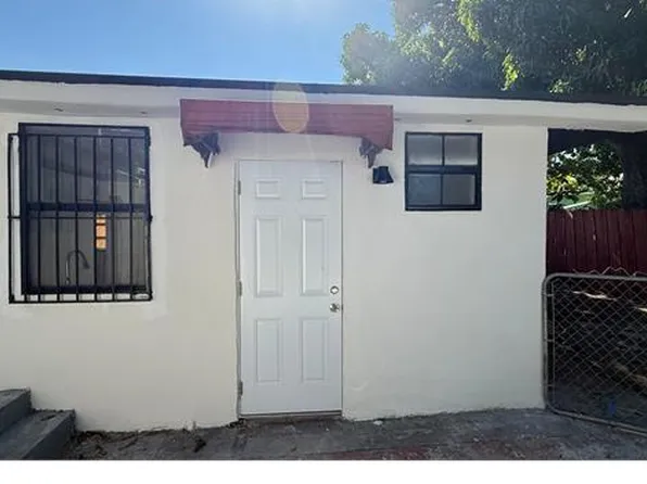 8125 NW 6th Ave #4, Miami, FL 33150