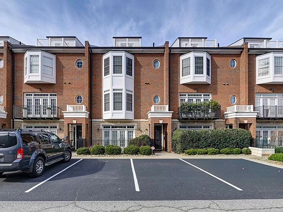 2nd image of 1127 Williams St