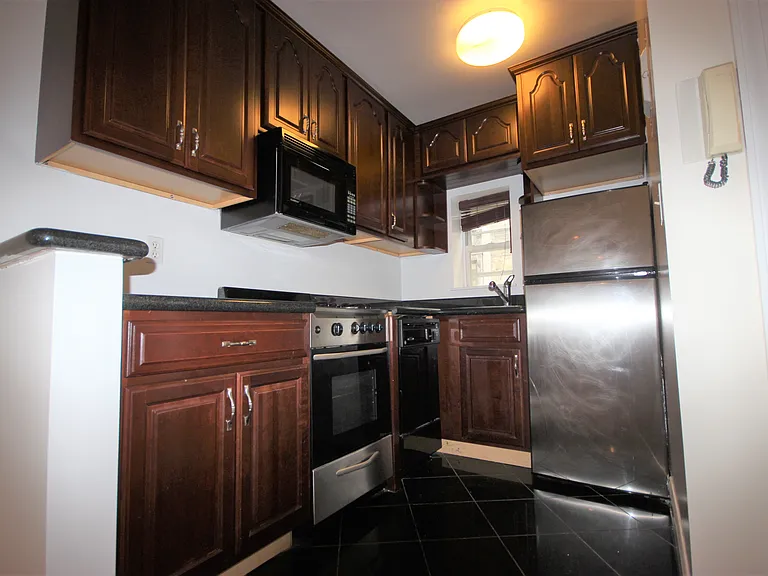 34 W 76th St #4B — Photo 3