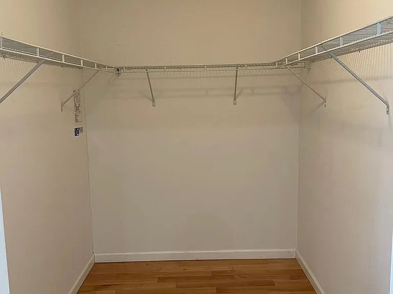 110 Poplar Ave — Photo 17