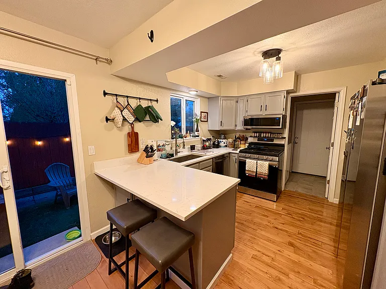 5226 Estes Cir — Photo 8