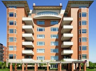 800 S Hanley Rd APT 1A, Saint Louis, MO 63105