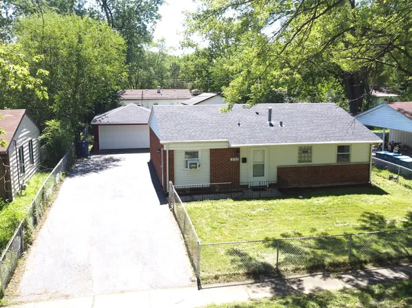 2122 215th Pl, Sauk Village, IL 60411