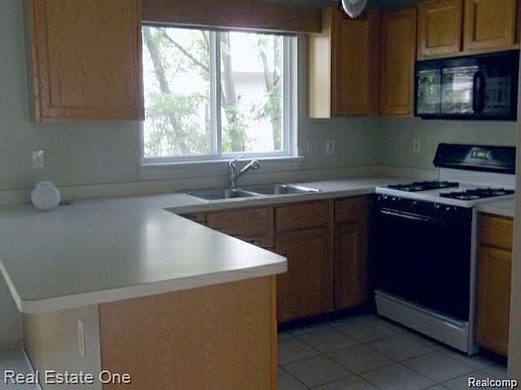 5th image of 710 N Washington Ave