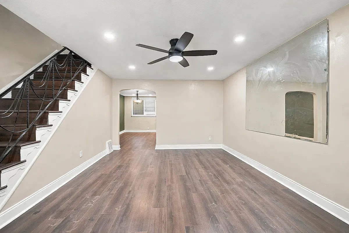 3 bed, 1152 sqft, $2,500 — Photo 2