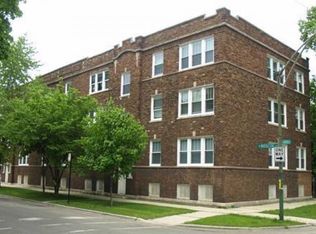3840 W Roscoe St #3, Chicago, IL 60618