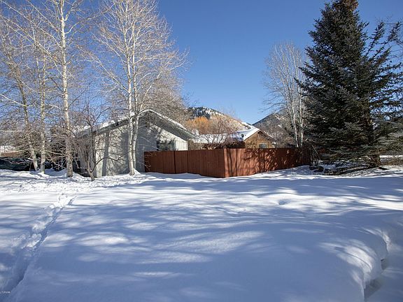 2nd image of 2060 Corner Creek Ln