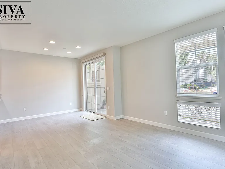 344 Jackson St — Photo 3
