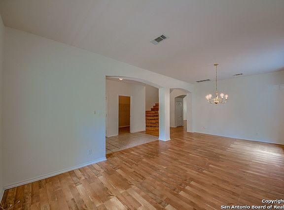 5th image of 460 W Broadview Dr