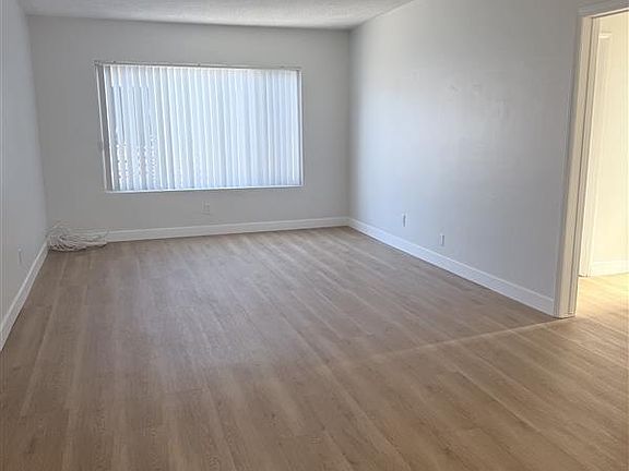 4th image of 11944 S Grevillea Ave #S