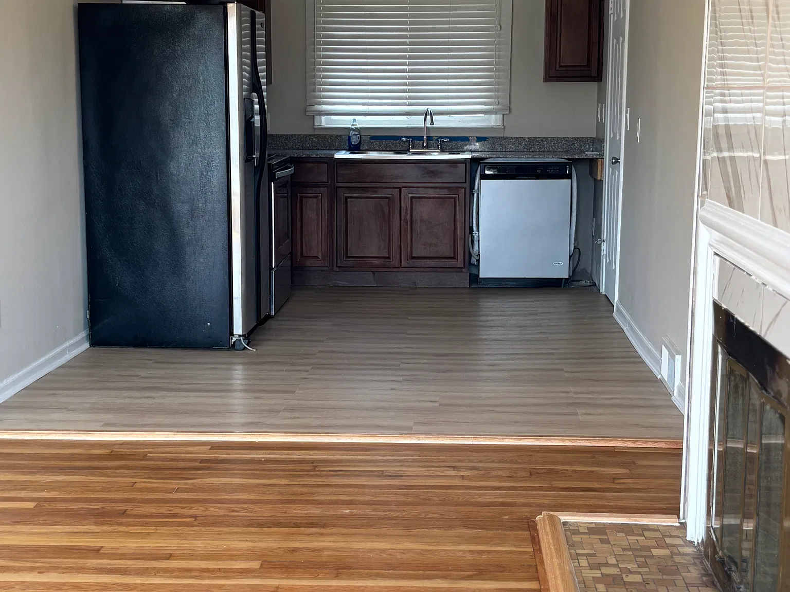 3 bed, 1200 sqft, $2,000 — Photo 3