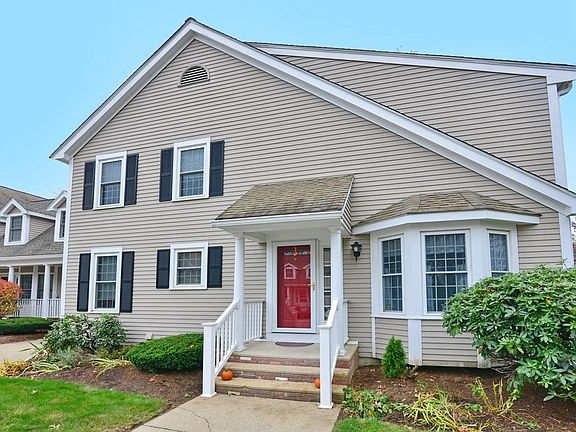 2nd image of 18 Bellwood Cir Unit 18